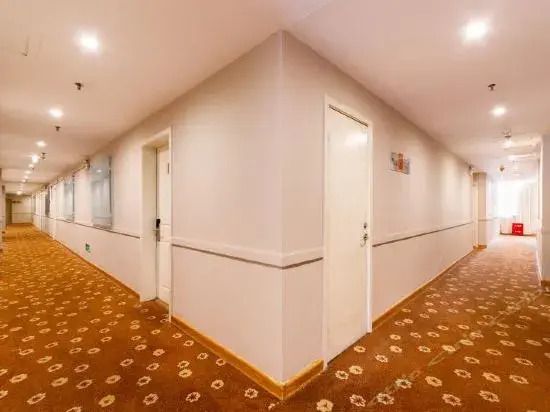 Home Inn Shenyang Tiexi Plaza Metro Station