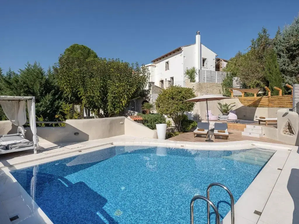 Verekinthos Villa, a Fine Country Retreat, By ThinkVilla