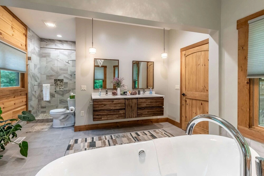 Luxury Cabin Lake View Access Theater Game Room