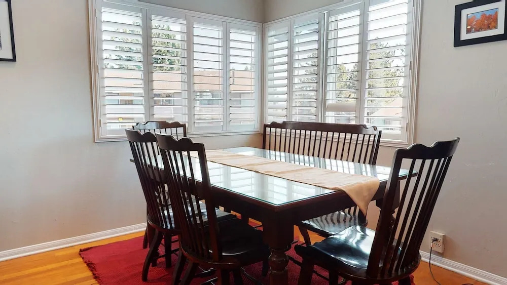 Sierra Manors 8 Pet-Friendly, Short Walk to the Shuttle, Spacious, Centrally Located by RedAwning