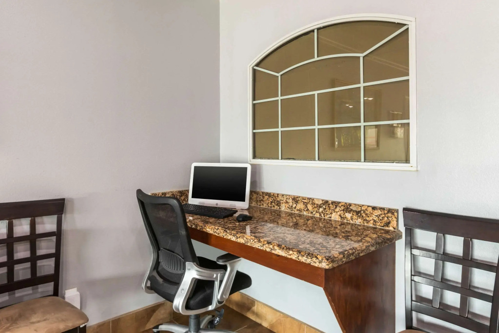 Quality Inn & Suites at The Outlets Mercedes-Weslaco