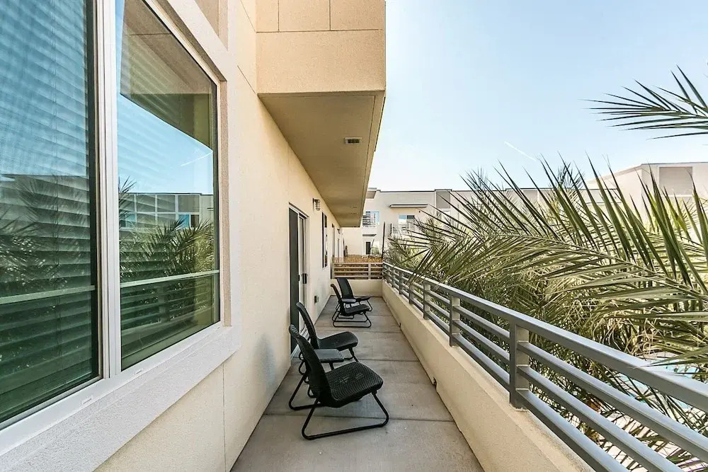 Upscale King, Pool View, Close to Kierland w/Parking (316)