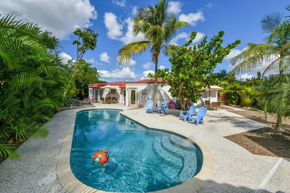 Crescent Beach Villas By Beachside Management