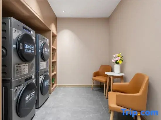 Vienna Hotel (Xi'an North Railway Station Honghui Hospital North Area Metro Station Branch)