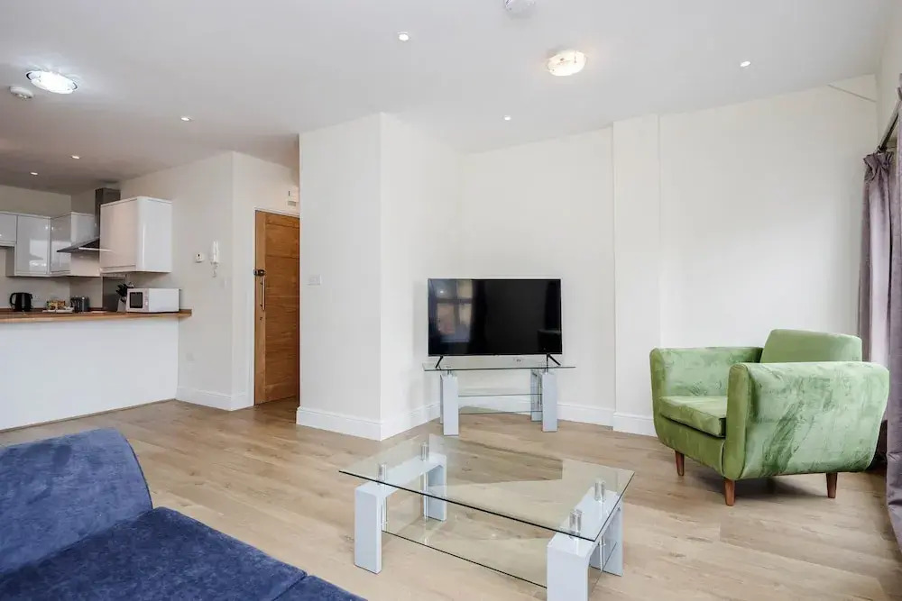 Luxury 2 Bedroom Apartments with Parking
