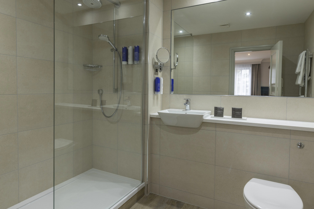 Crowne Plaza East Midlands Airport by IHG