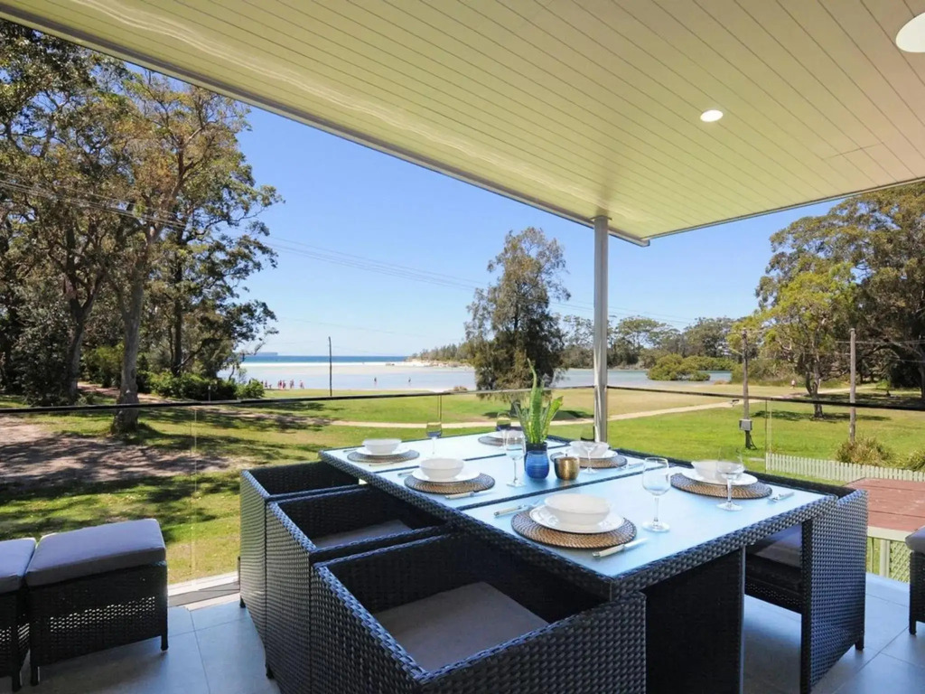 Water View A Luxury Pet Friendly Home Overlooking Moona Moona Creek