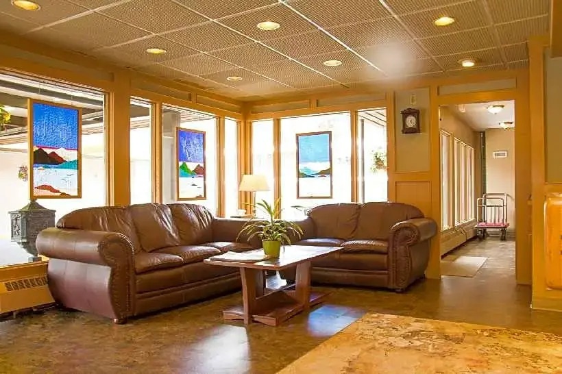 Maligne Lodge