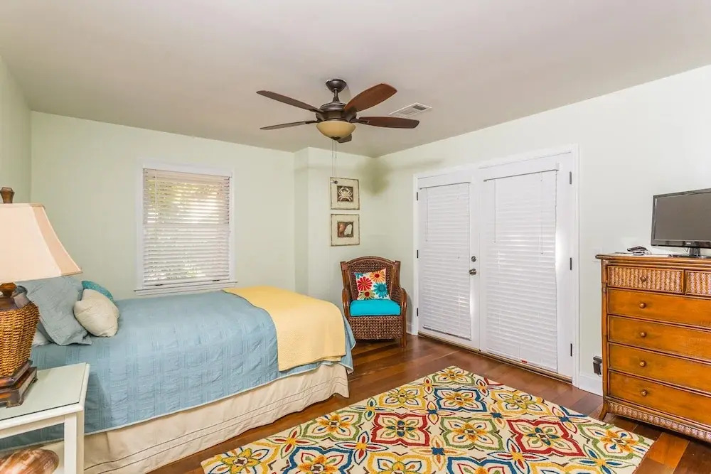 4219 13th Street by Hodnett Cooper