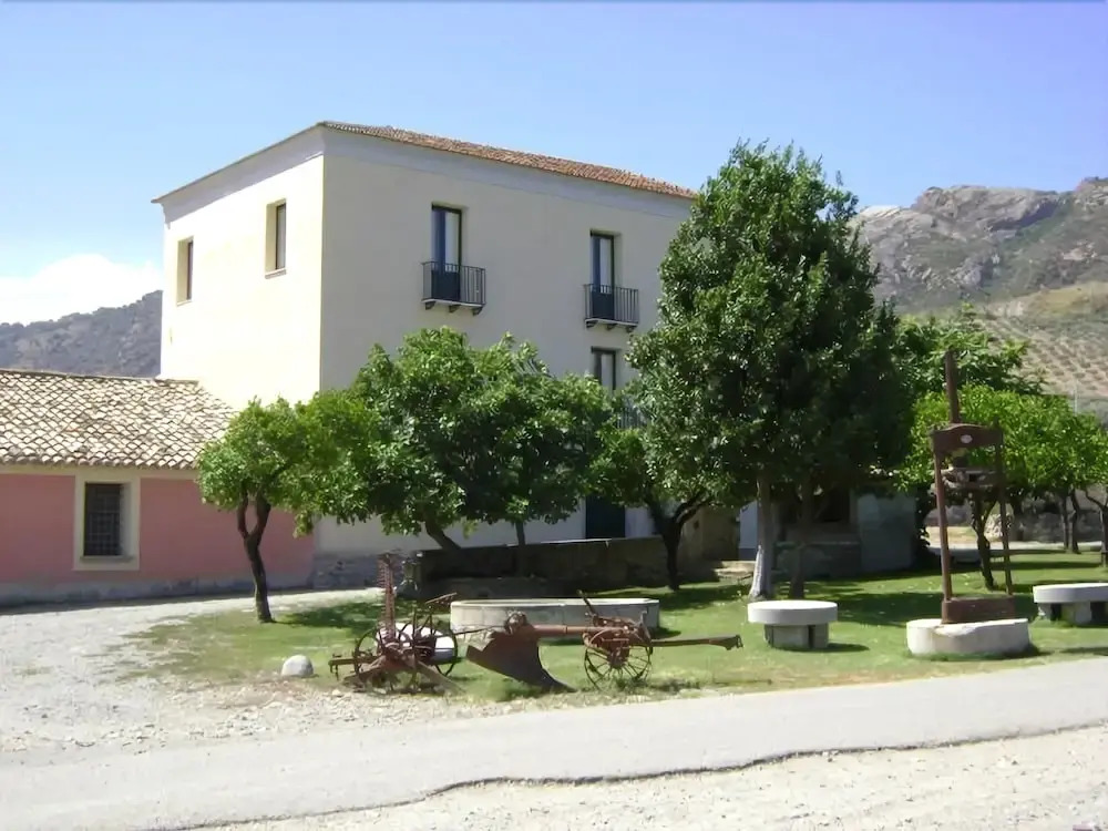 Barone GR Macrì Agriturismo Modi