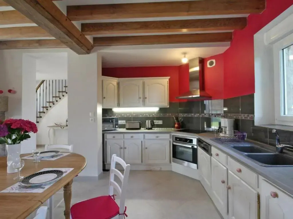 Maison spacieuse à St Denis de Villenette avec jardin clos - FR-1-497-115