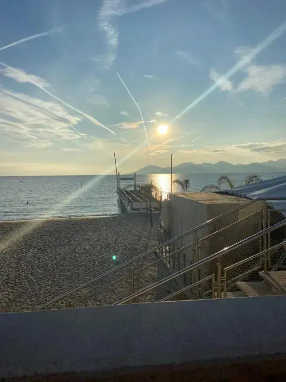 2 pièces avec terrasse et piscine cannes Croisette