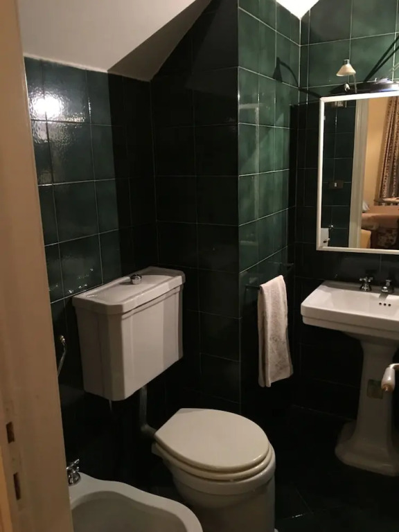 Room-room With Private Bathroom In Bolog