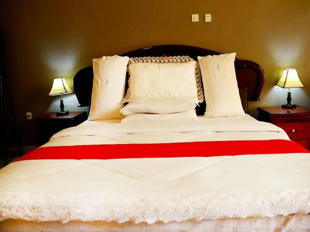 Hotel Hilltop Country Club