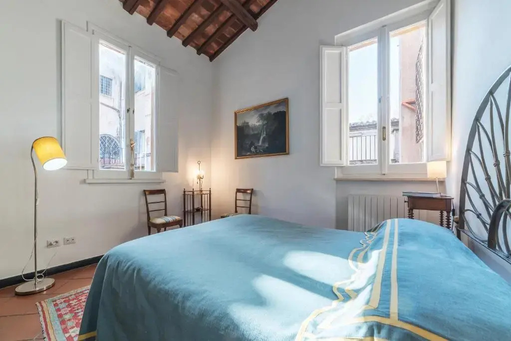 Three bedrooms in world-famous Via Giulia - Wifi, A/C, Washing machine