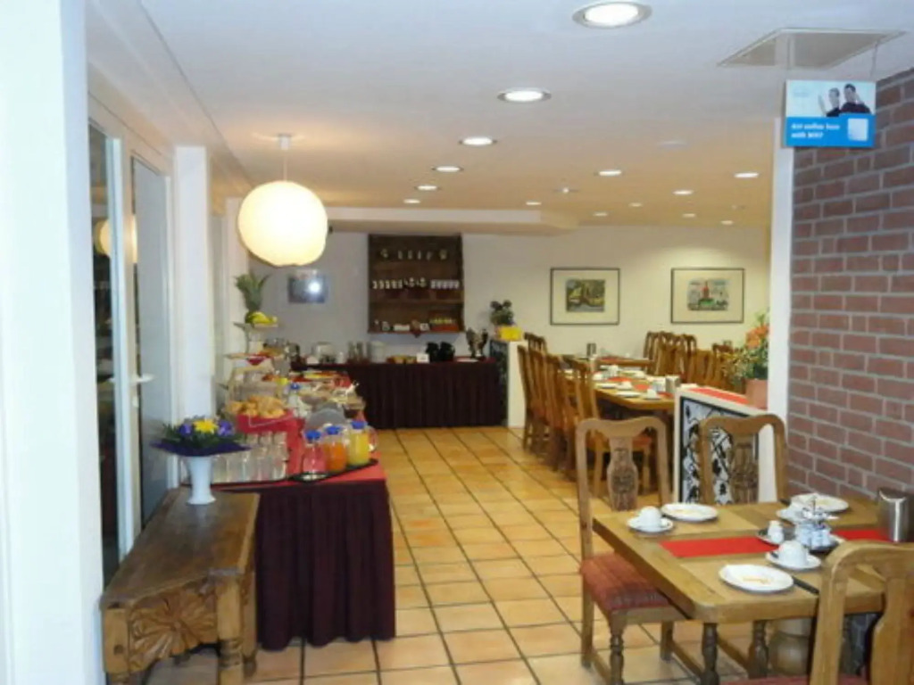 Solitaire Hotel