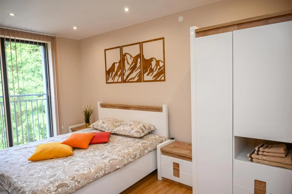 The White Horse Apartment 1