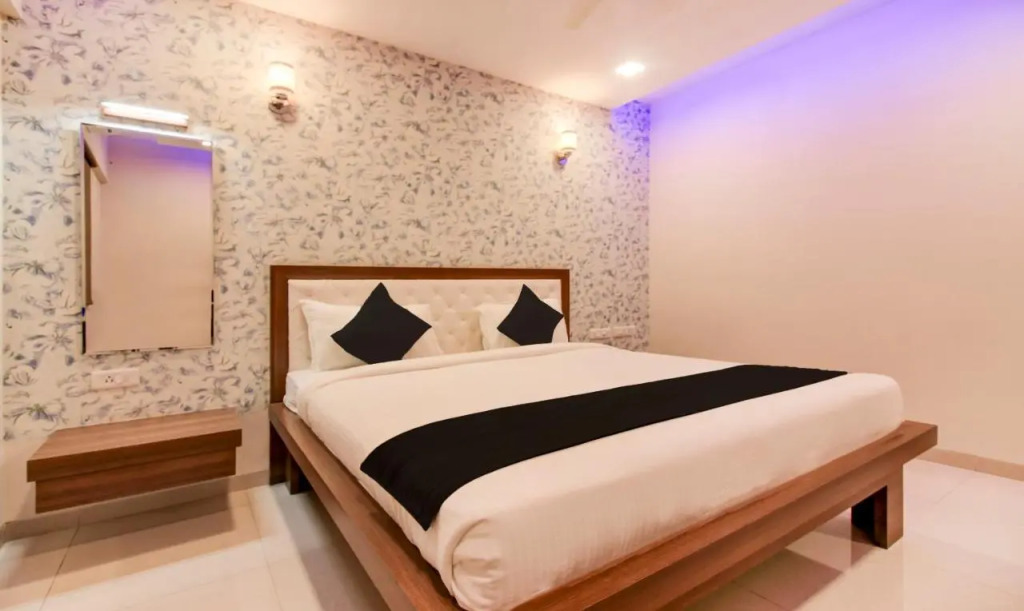 Hotel Vrushali Inn