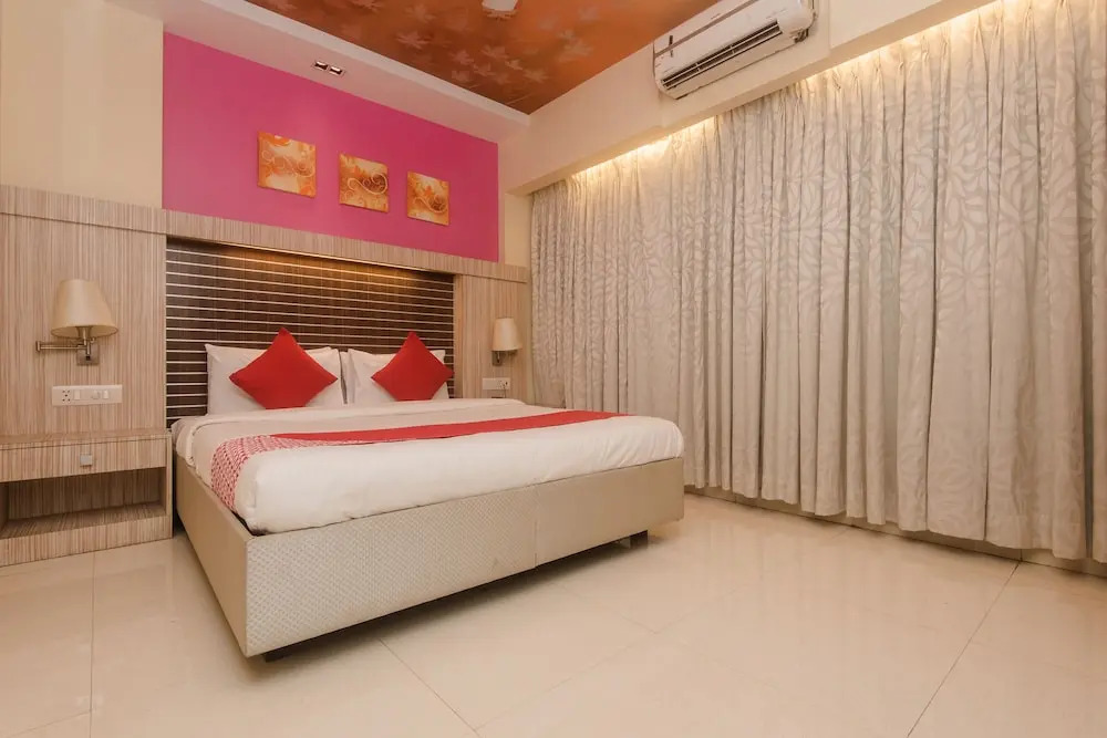 OYO 22061 Hotel Khwaishh Presidency