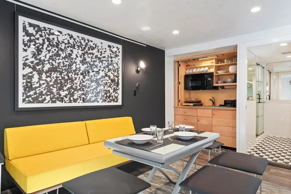 Downtown Aspen Studio Steps to Gondola & Trails - 305A