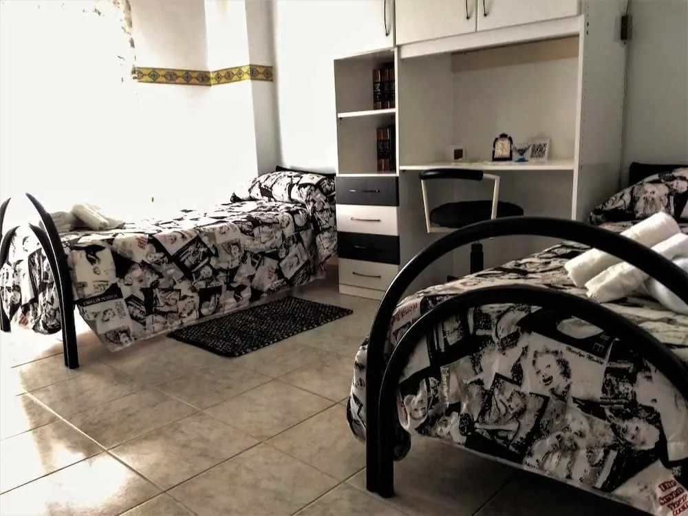 Il Tuo Letto Sullo Stretto
