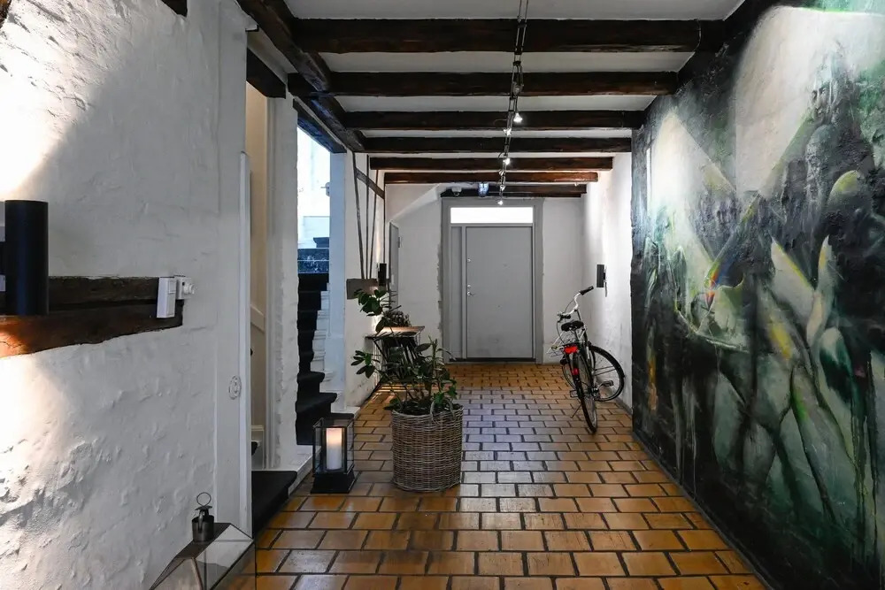 Sanders Arrow - Chic 3-bdr Apt w City View