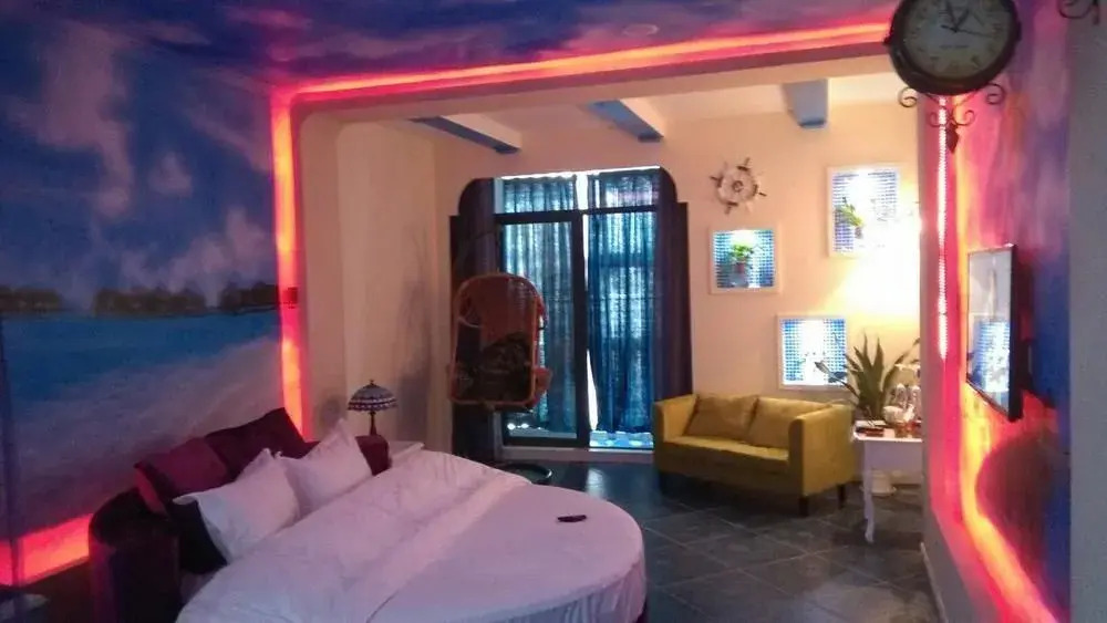 Golden Peacock Hotel