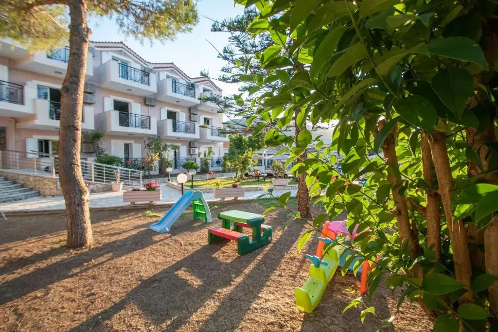 Avra Alykes resort