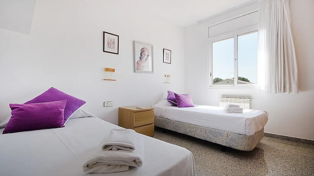 R11 Casa Blanca con gran jardin y piscina