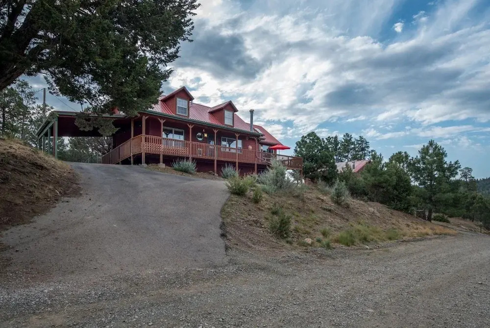 Majestic Cabin - Three Bedroom Cabin