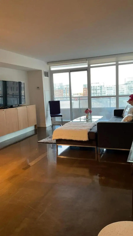 Toronto Downtown near Rogers Centre High rise lakeview condo