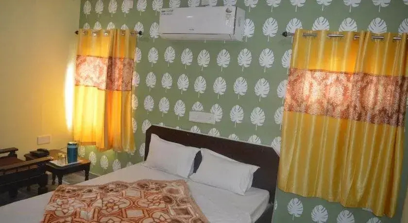 Hotel Gokul Palace