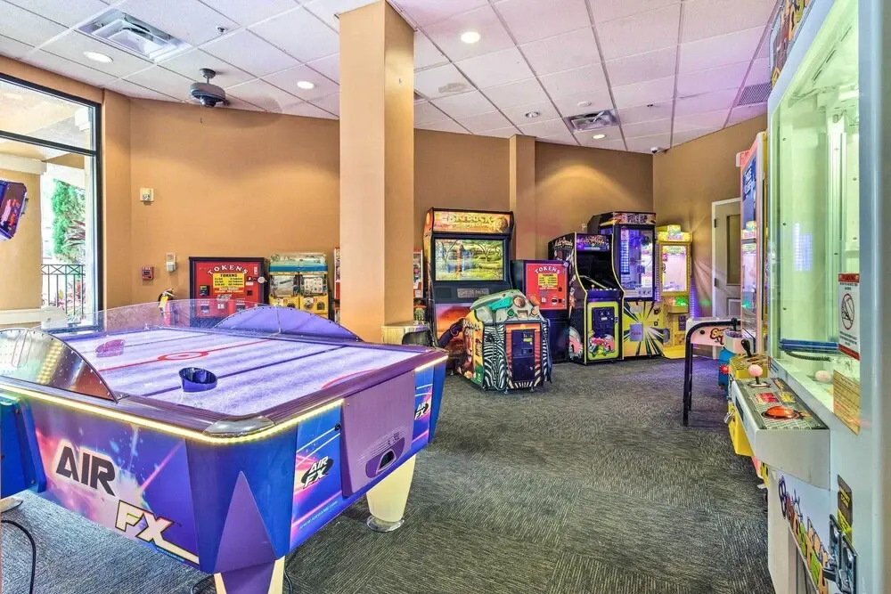 Poolside Bliss & Theme Park Thrills: Orlando Oasis