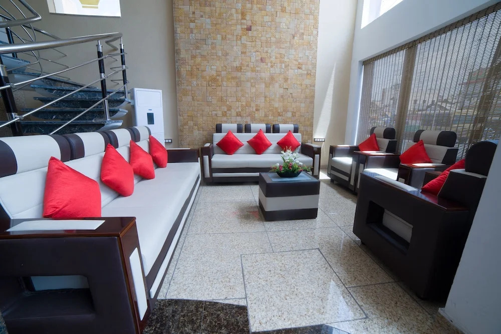 OYO 14759 Hotel President