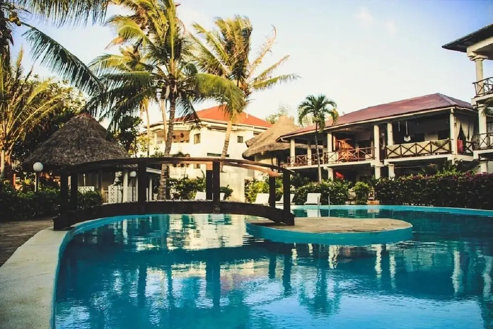 Room in Apartment - Wonderful two Minutes Walk to the White Sand Beach Property