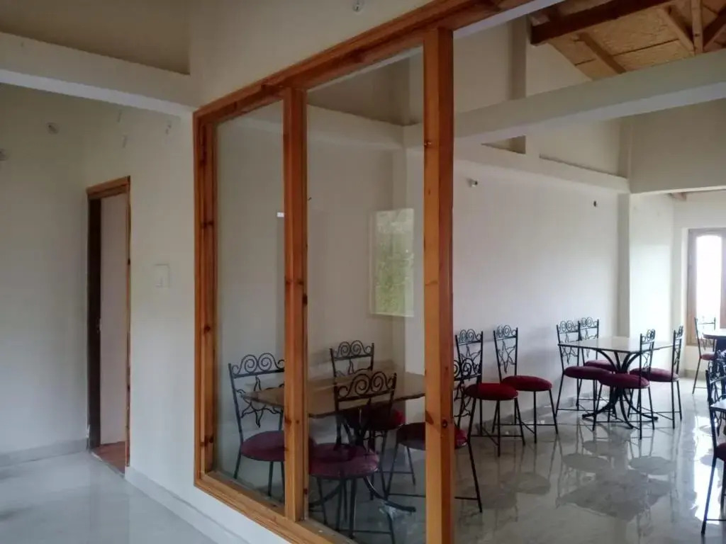Elphinstone Inn