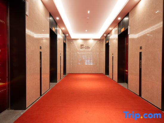 The PrefaceHotel (Shenzhen Universiade Sports Center Longcheng Park Subway Station Branch)
