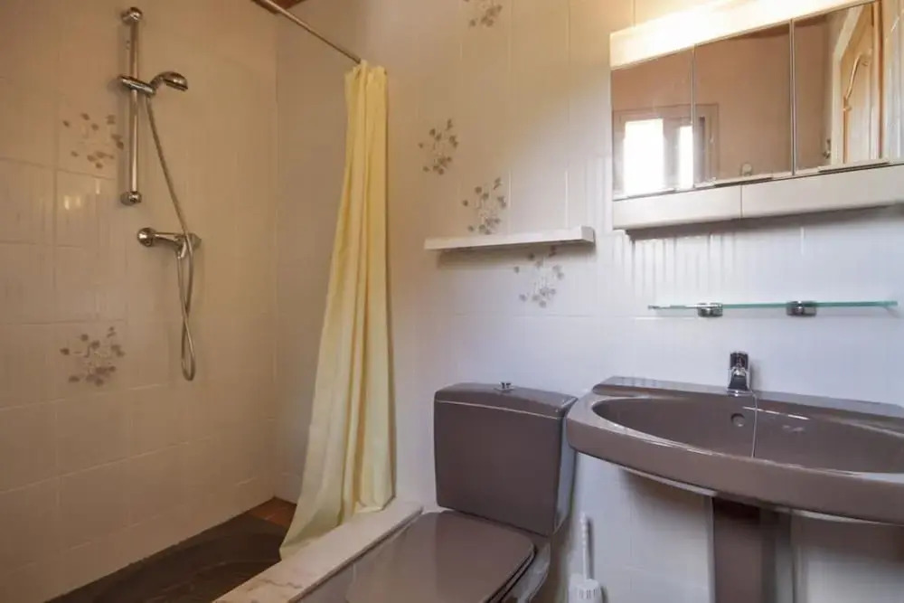 Villa - 3 Bedrooms with Pool, WiFi and Sea views - 106384