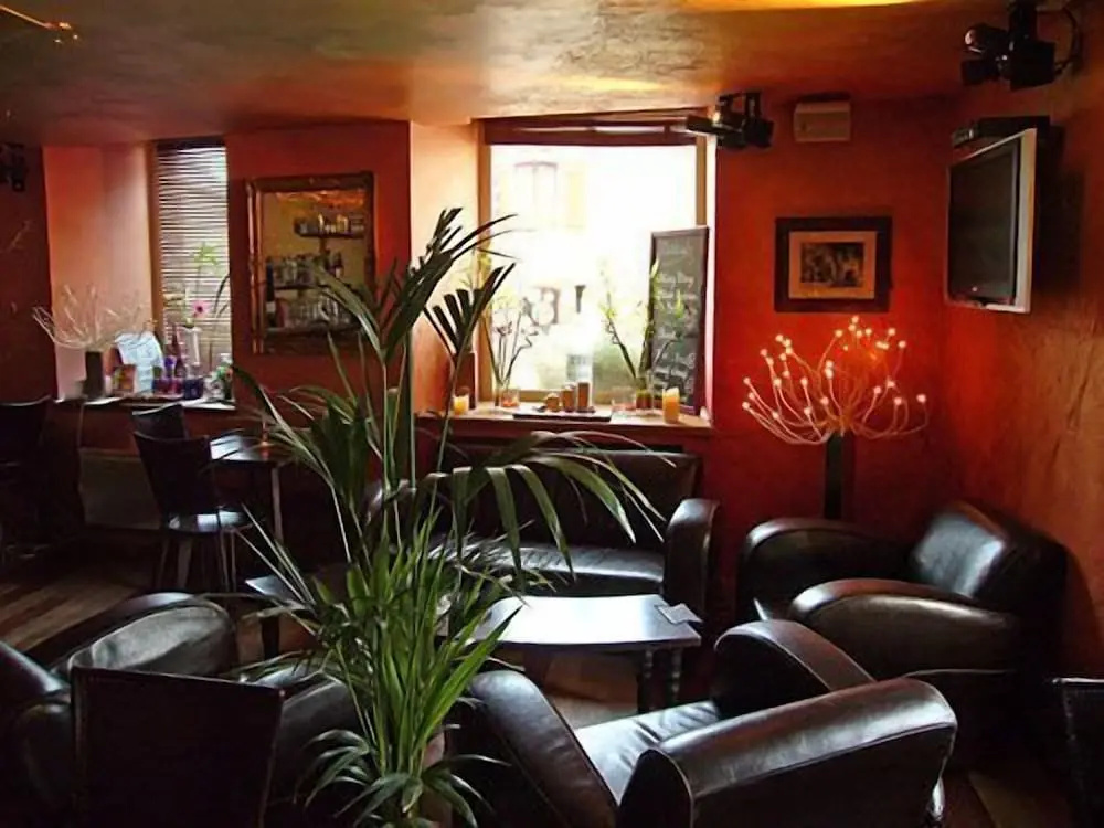 Hotel O2B Aux Berges de Brocéliande