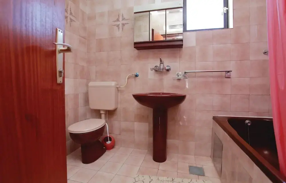 Stunning Home in Korcula With Wifi and 6 Bedrooms