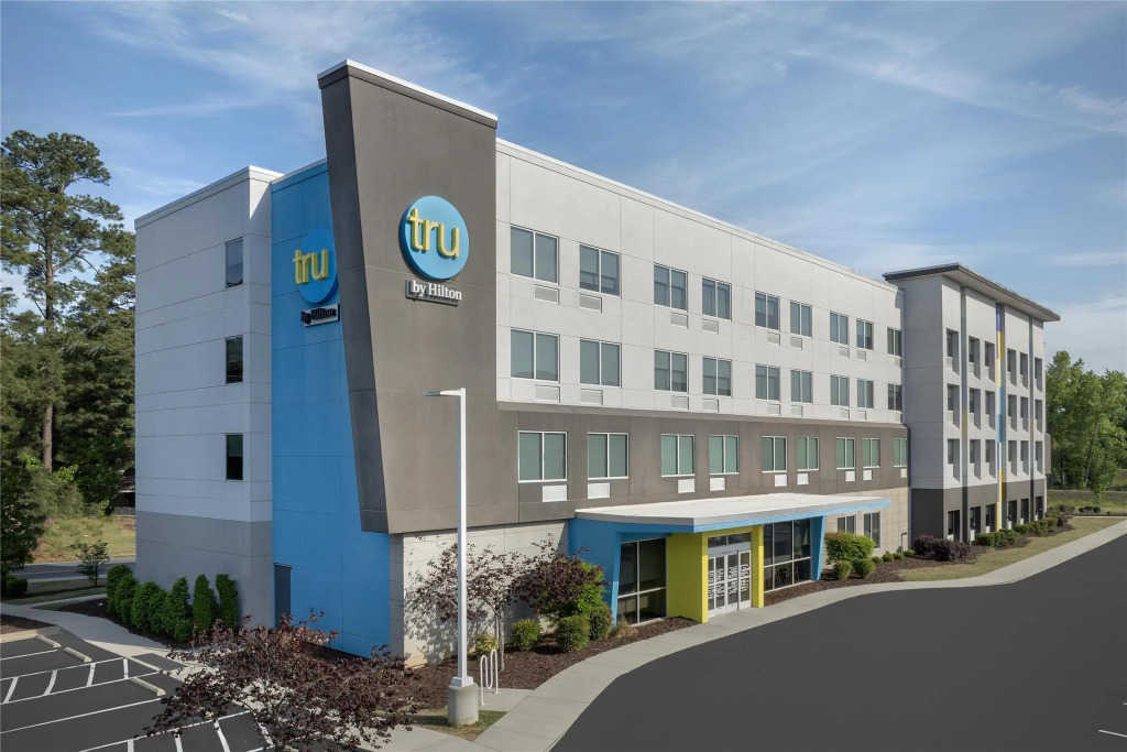 Tru by Hilton Fayetteville I-95