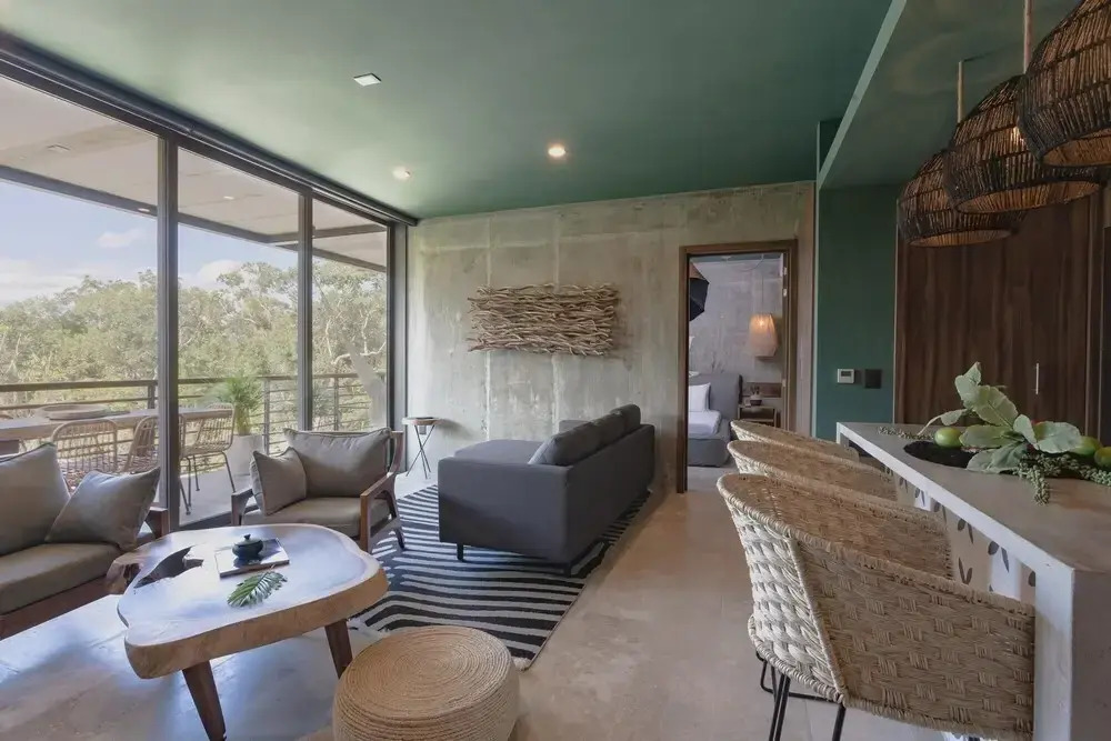 Stunning 2 Bed Condo Pools Gym Cenote Access