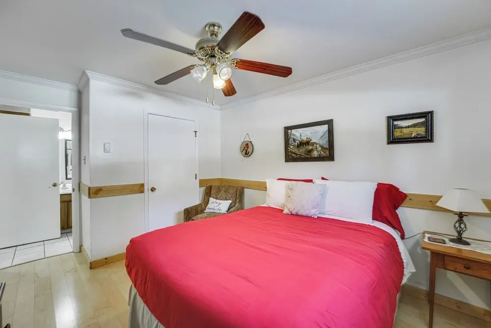 Main Street Red River Condo w/ Fireplace & Views!