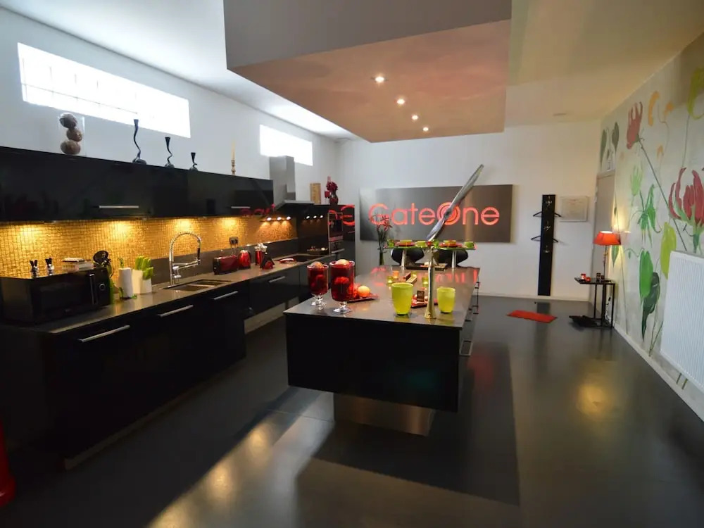 Deluxe Holiday Home in Welkenraedt with Hot Tub & Steam Shower