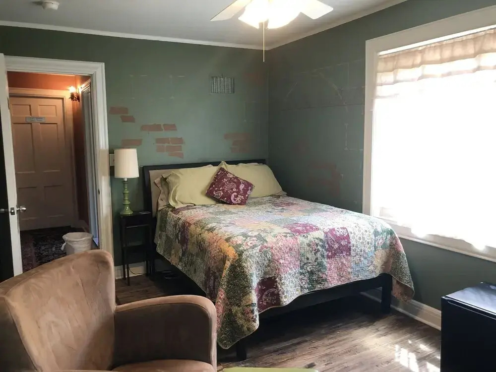 Munro Manor Lodging