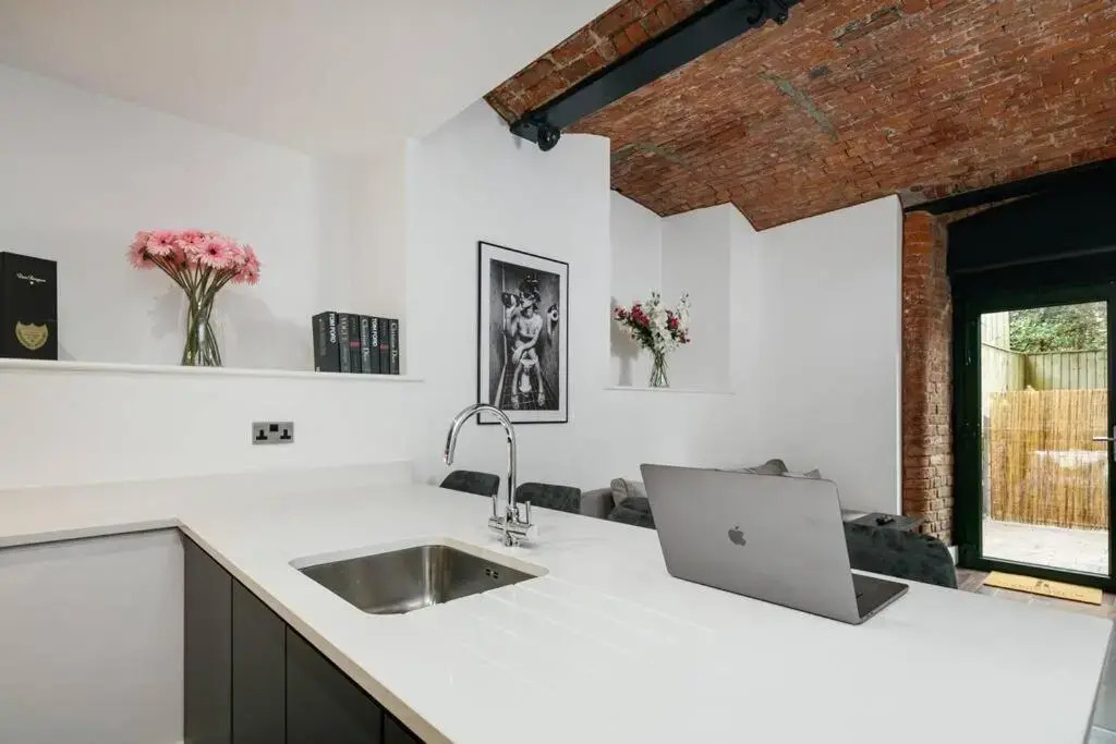 Manchester Warehouse Apartment by Jacksonheim Residences