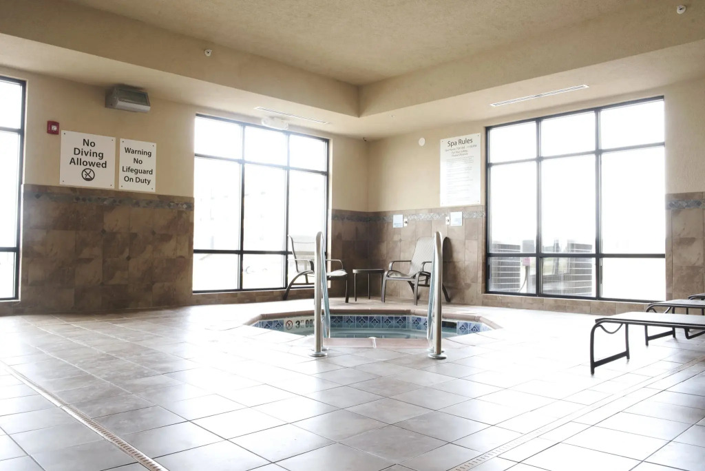 Holiday Inn Express and Suites Urbandale Des Moines by IHG