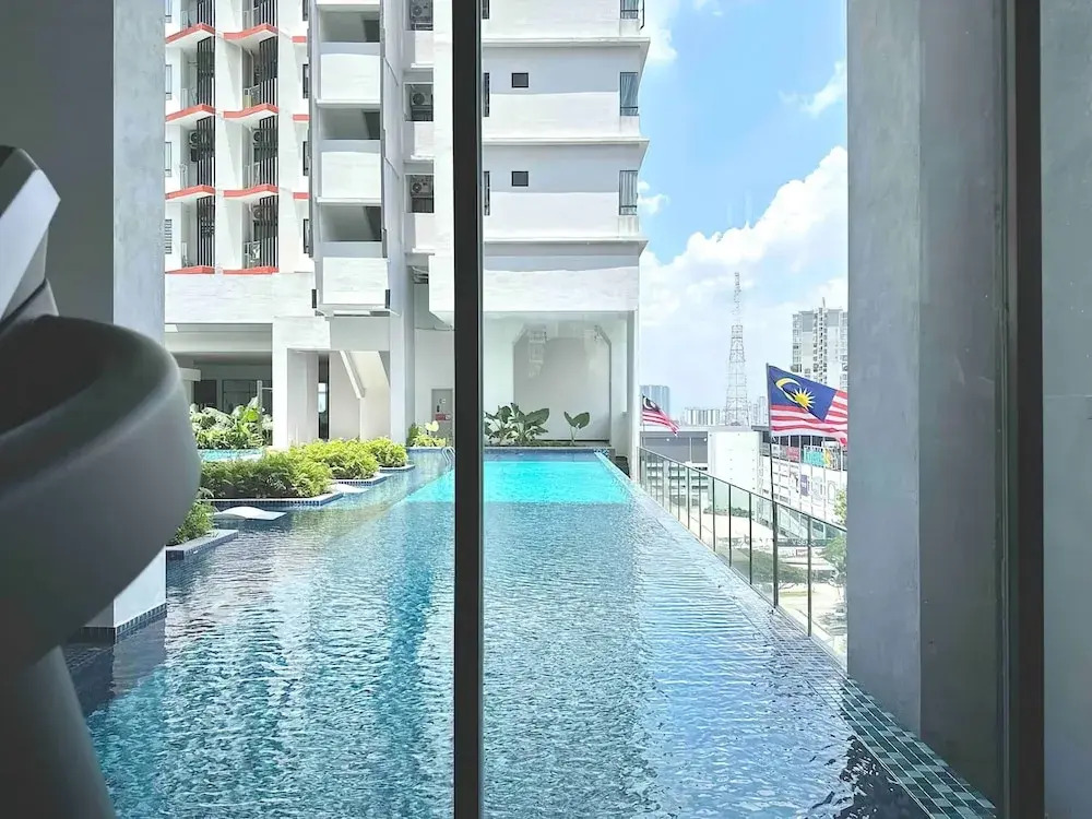 M Suite Menjalara Free Gym Pool