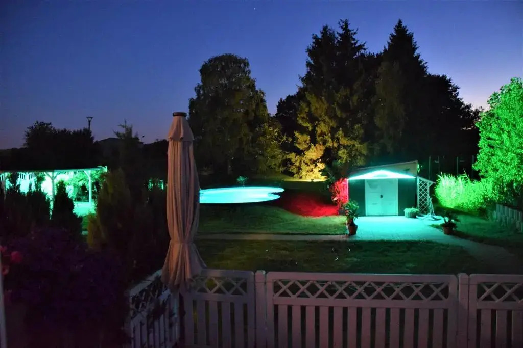 Fewo Traum, 4-Sterne Ferienwohnungen mit Swimmingpool und Whirlpool, 500m bis zum Achterwasser mit Badestrand