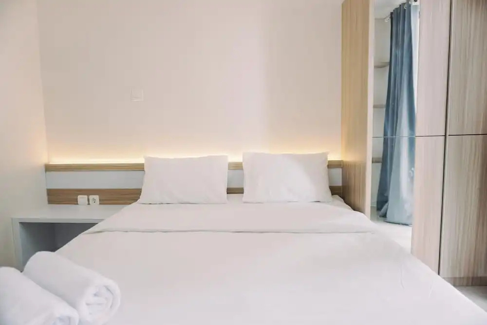 Homey And Minimalist Studio At Daan Mogot City Apartment